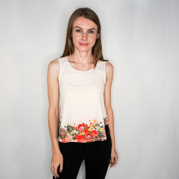 lululemon athletica Tops - LULULEMON Athletica Floral Hem Hi-Low Top